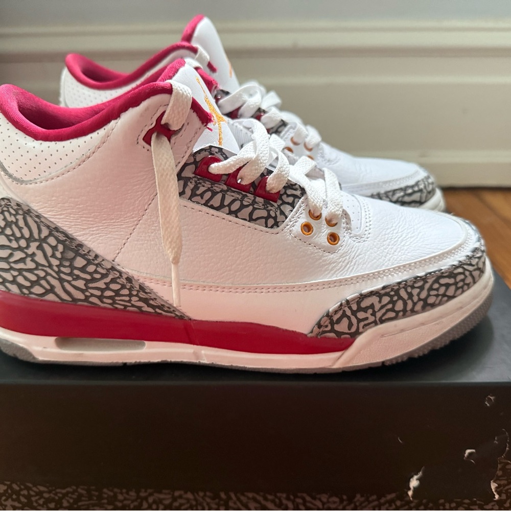 Jordan 3 cardinal red size 7Y